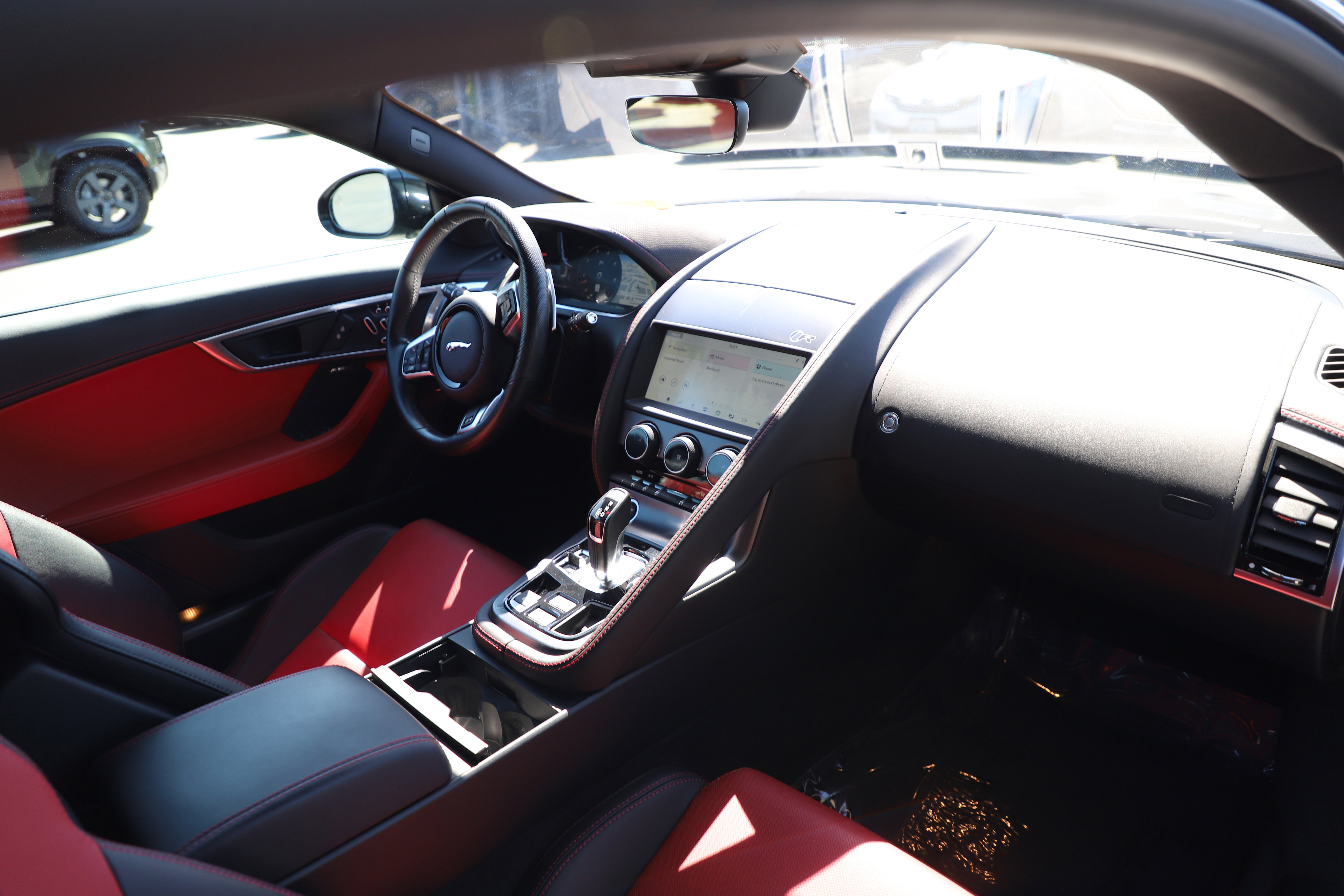 Certified 2023 Jaguar F-TYPE R AWD/4WD image 12