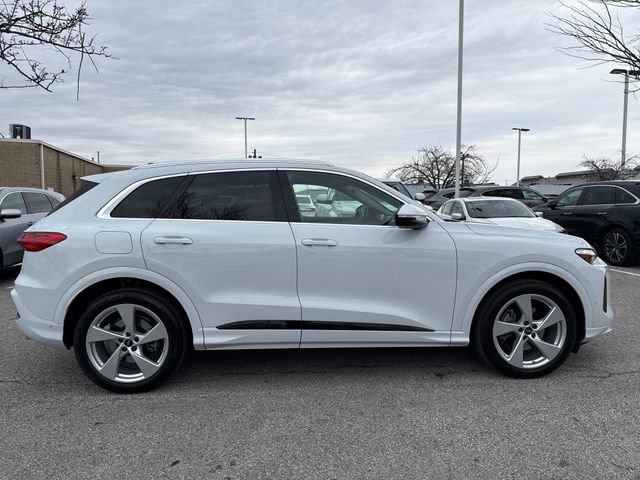 Certified 2025 Audi Q5 Prestige image 6