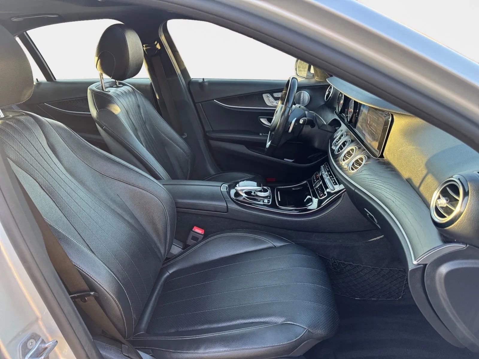 Used 2017 Mercedes-Benz E 300 4MATIC image 10