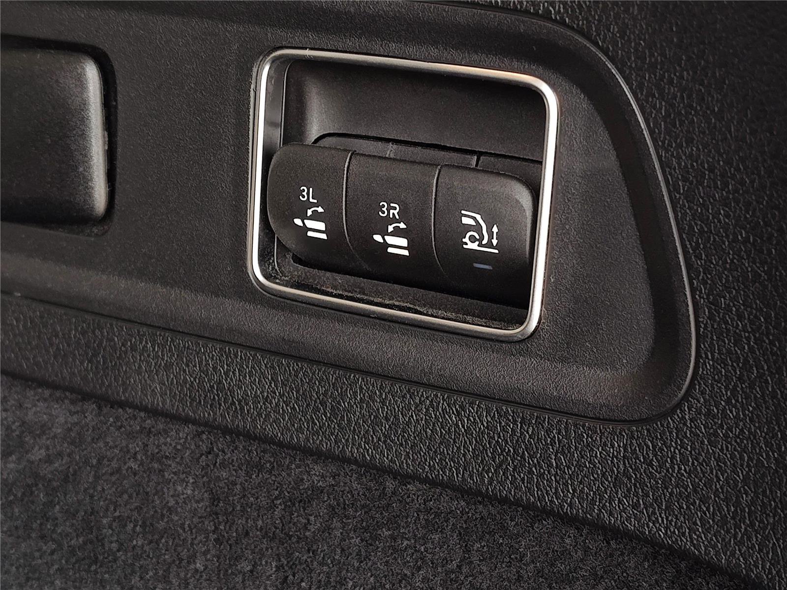 Certified 2025 Mercedes-Benz GLS 450 4MATIC image 6