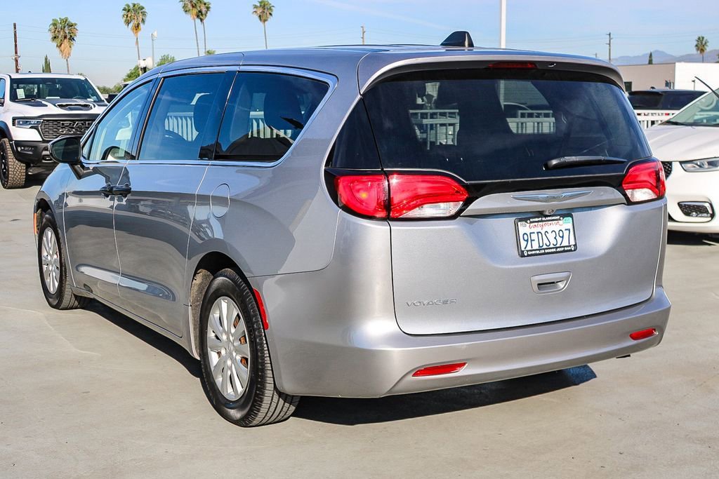 Used 2021 Chrysler Voyager L FWD image 7