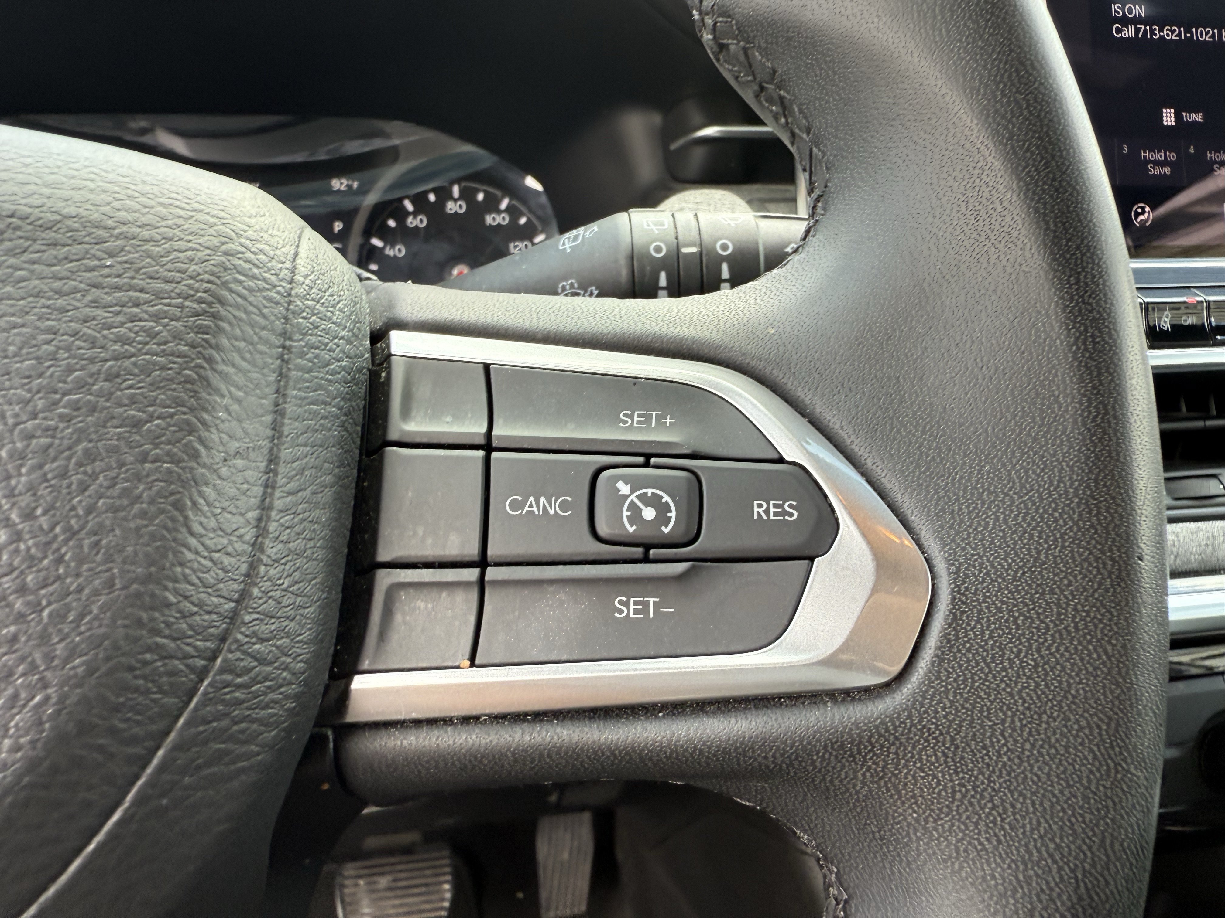 Used 2024 Jeep Compass Latitude AWD/4WD image 19