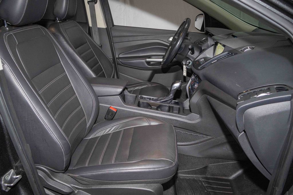 Used 2018 Ford Escape SEL image 16