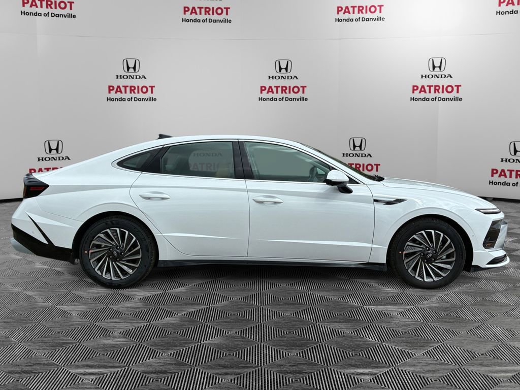 New 2026 Hyundai Sonata Limited FWD image 6