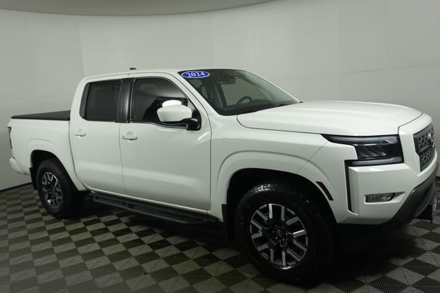 Used 2024 Nissan Frontier SL image 2