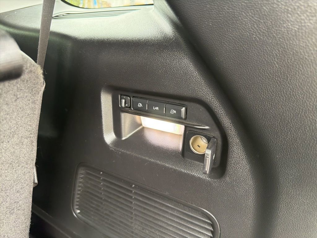 Used 2020 Ford Explorer Limited image 36