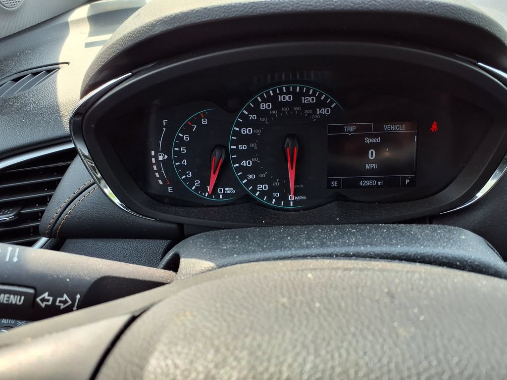 Used 2021 Chevrolet Trax LT w/ Sport Edition FWD image 23