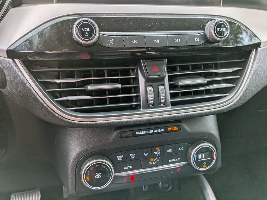 Used 2020 Ford Escape SE Sport image 23