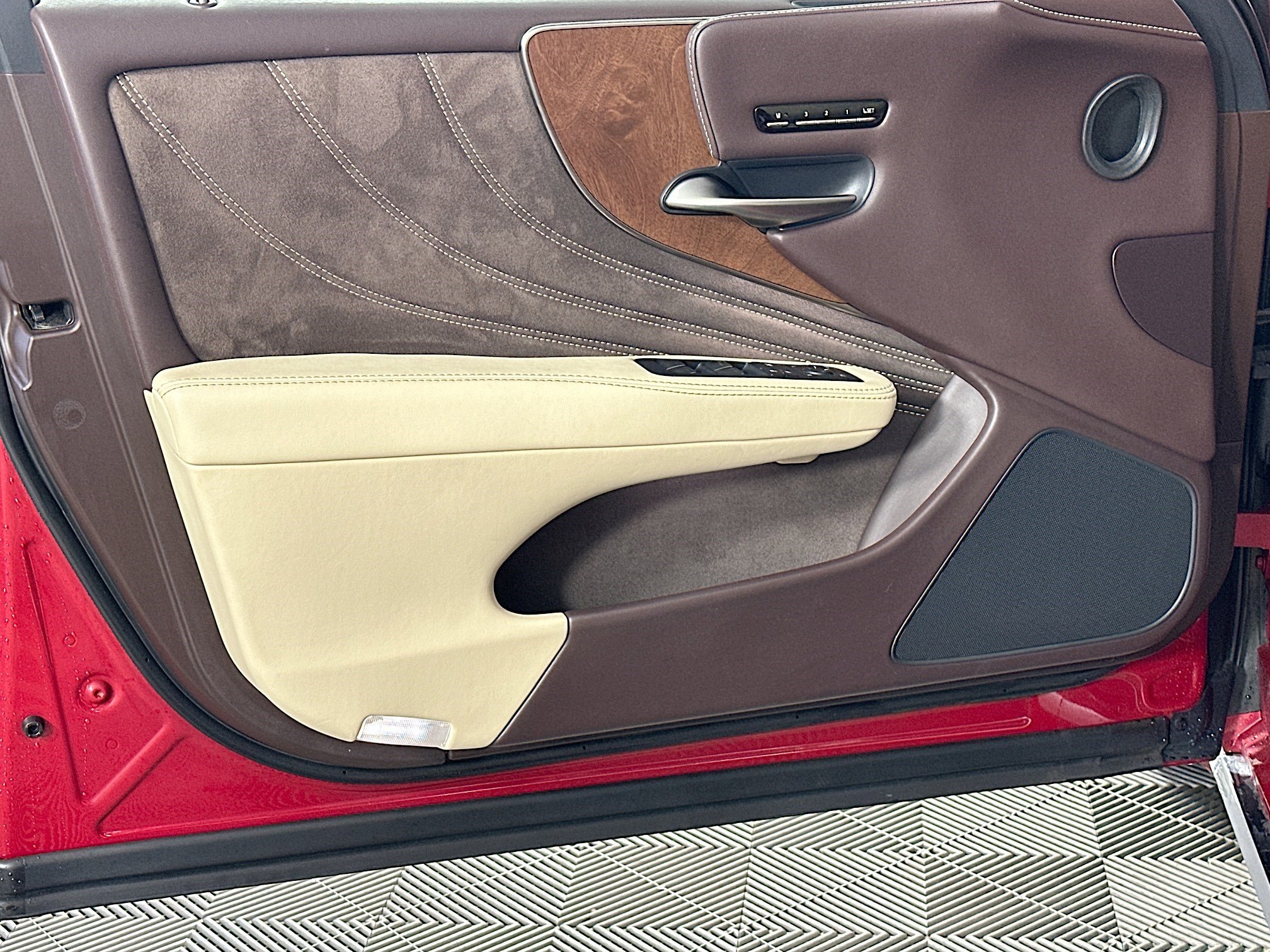 Used 2019 Lexus LS 500 image 19