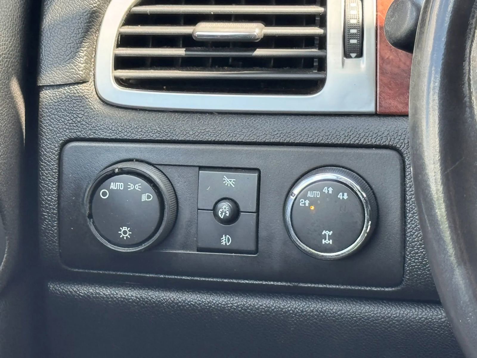 Used 2007 Chevrolet Avalanche LTZ w/ LTZ Preferred Equipment Group AWD/4WD image 25