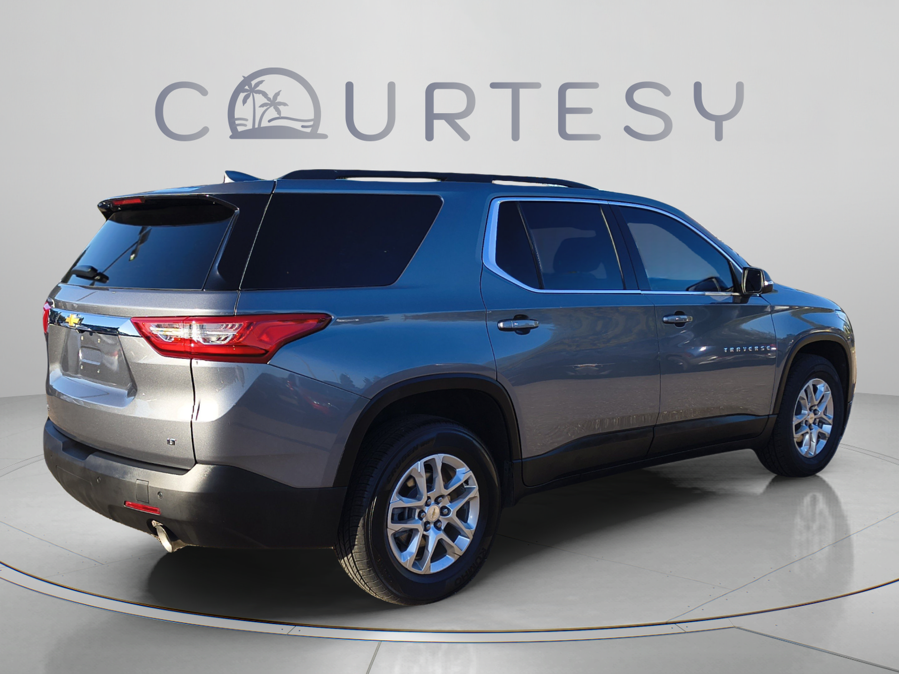 Used 2021 Chevrolet Traverse LT FWD image 5