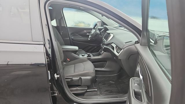 Used 2022 GMC Terrain SLE w/ Driver Convenience Package image 13