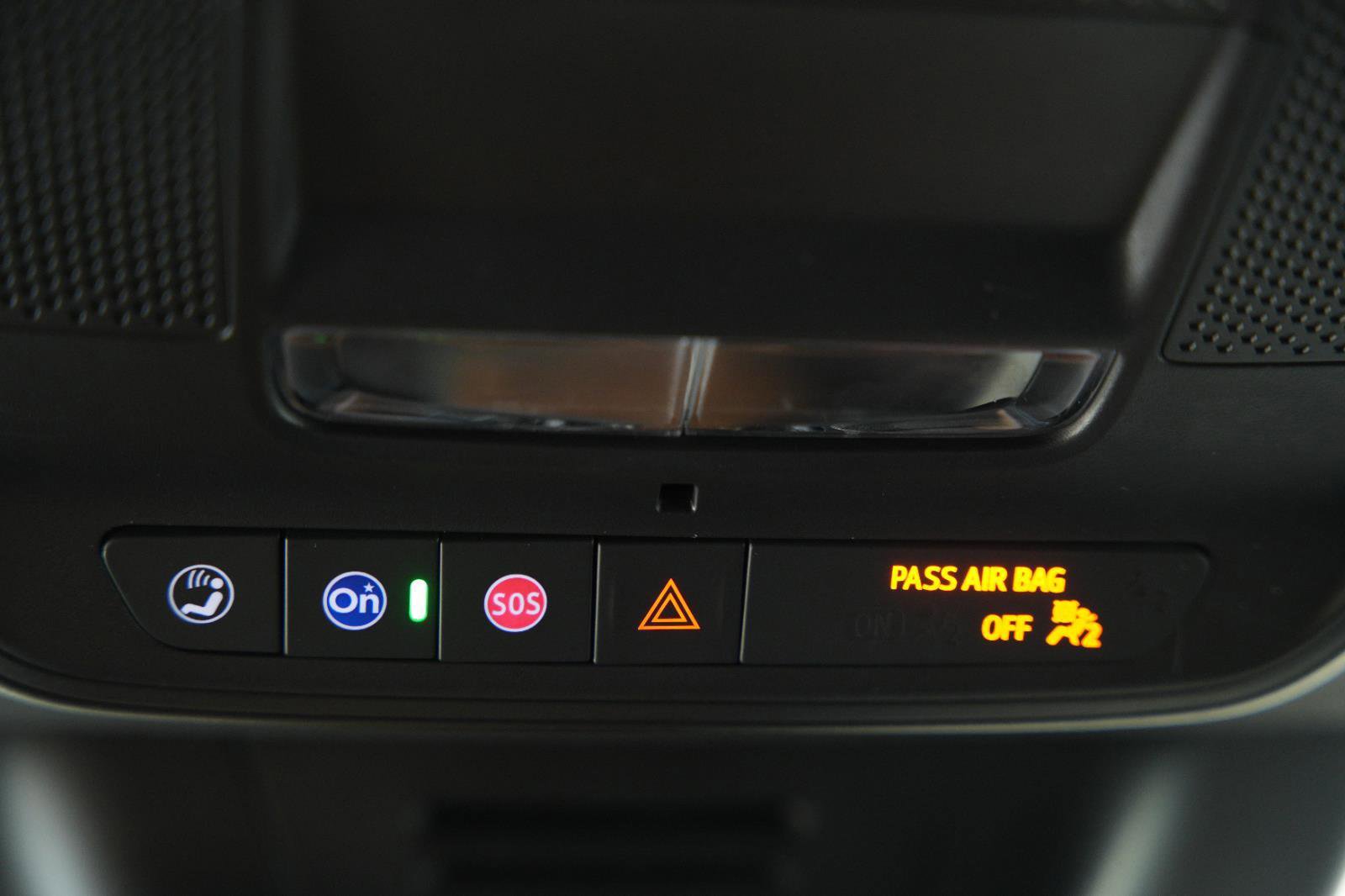 Used 2025 Chevrolet Equinox EV LT w/ Convenience Package image 36