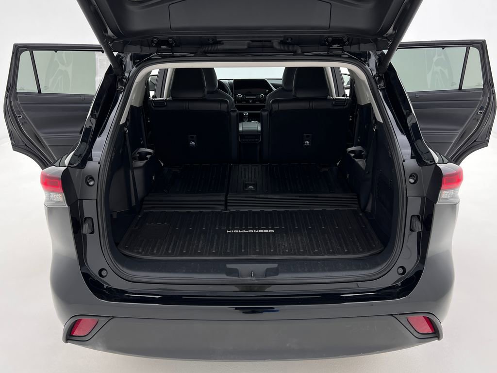 Used 2024 Toyota Highlander XLE image 28