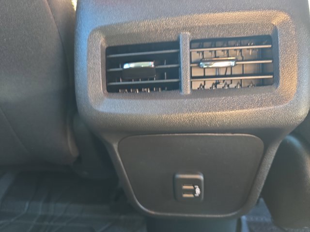 Used 2023 Chevrolet Equinox LT image 19