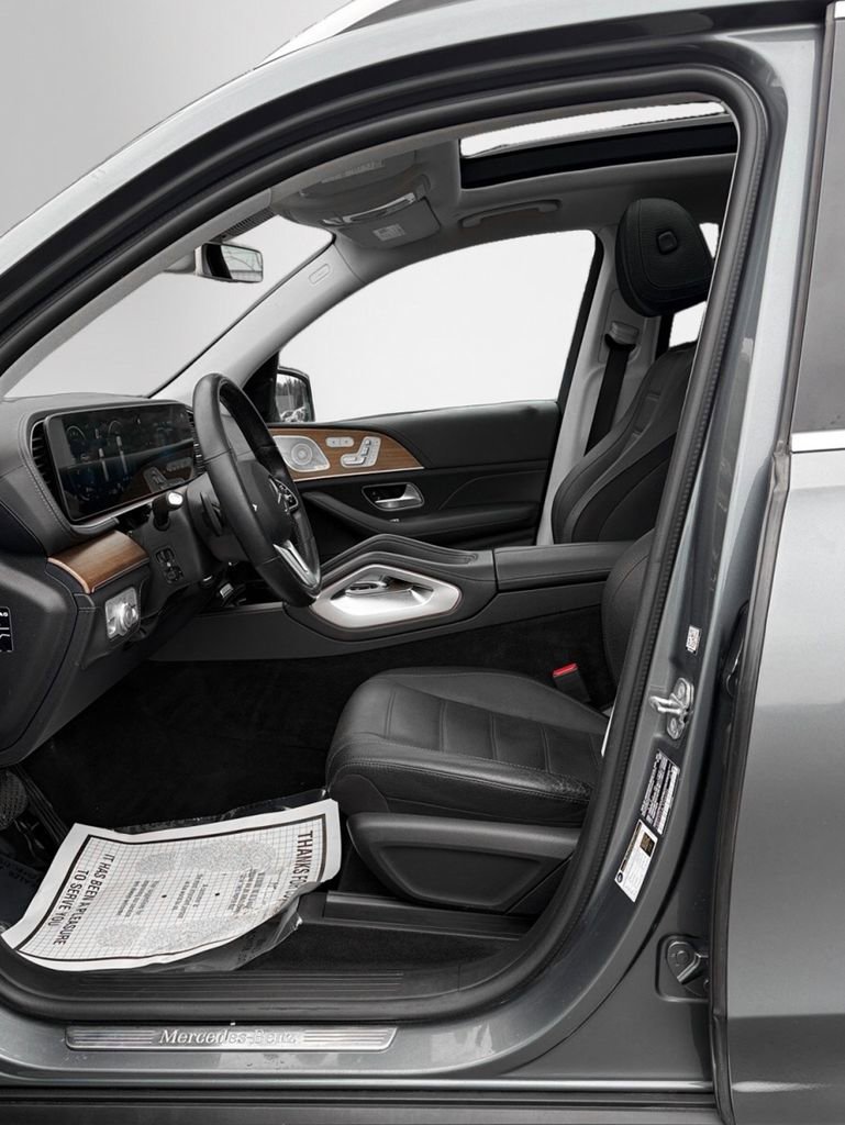 Used 2020 Mercedes-Benz GLS 450 4MATIC image 14