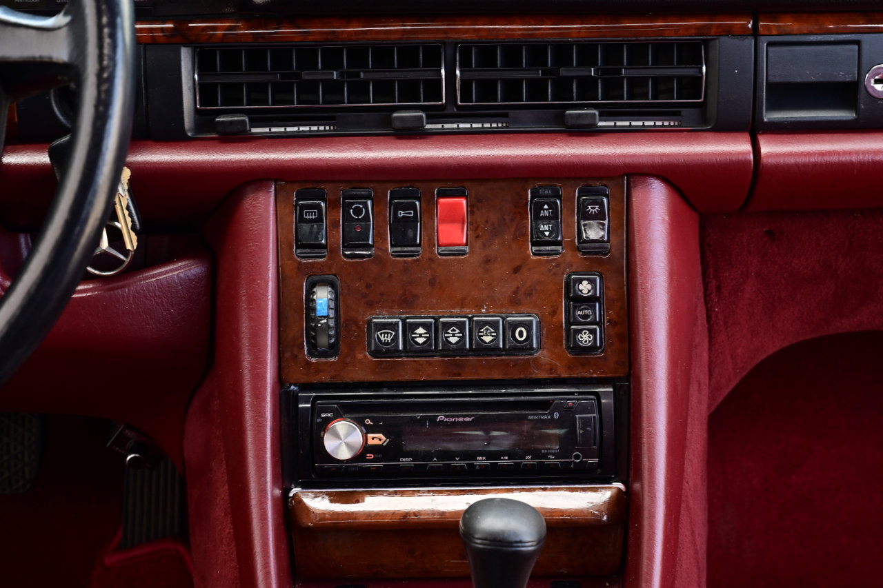 Used 1986 Mercedes-Benz 560 SEL image 19