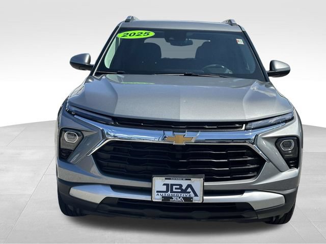 Used 2025 Chevrolet TrailBlazer LT AWD/4WD image 23