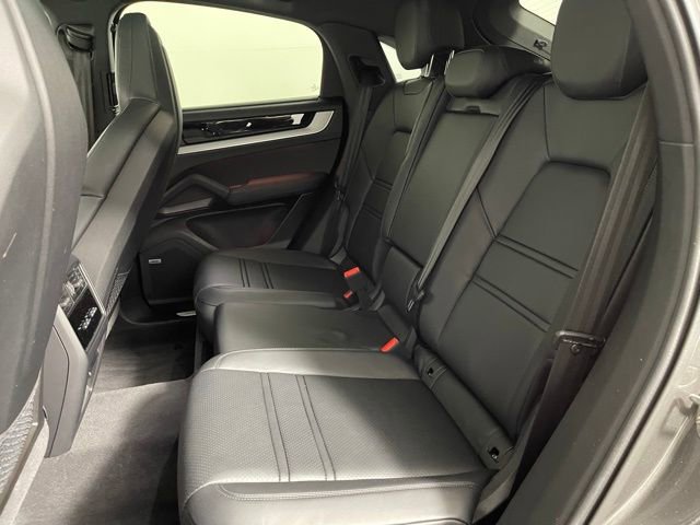 Used 2025 Porsche Cayenne E-Hybrid Coupe image 31