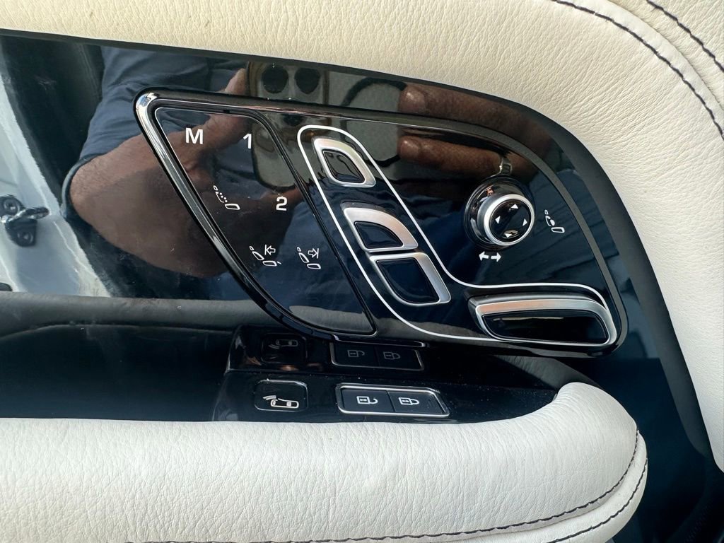 Used 2021 Land Rover Range Rover Long Wheelbase Autobiography image 22