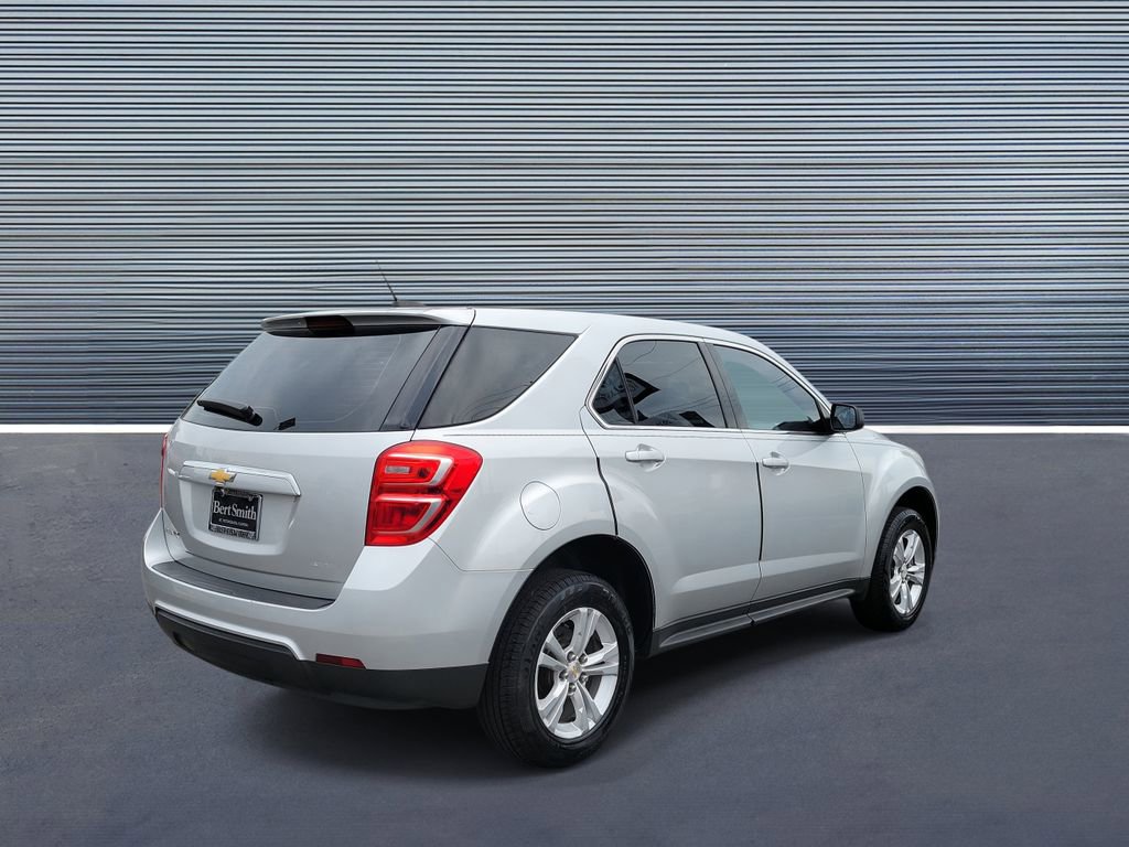 Used 2017 Chevrolet Equinox LS image 3