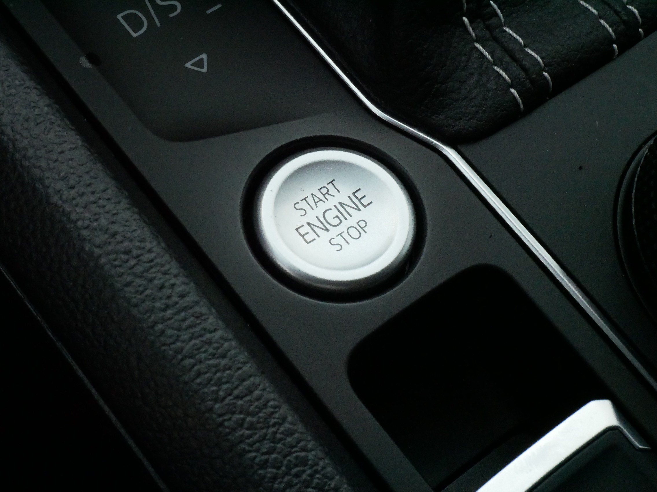 Certified 2023 Volkswagen Atlas SEL AWD/4WD image 28