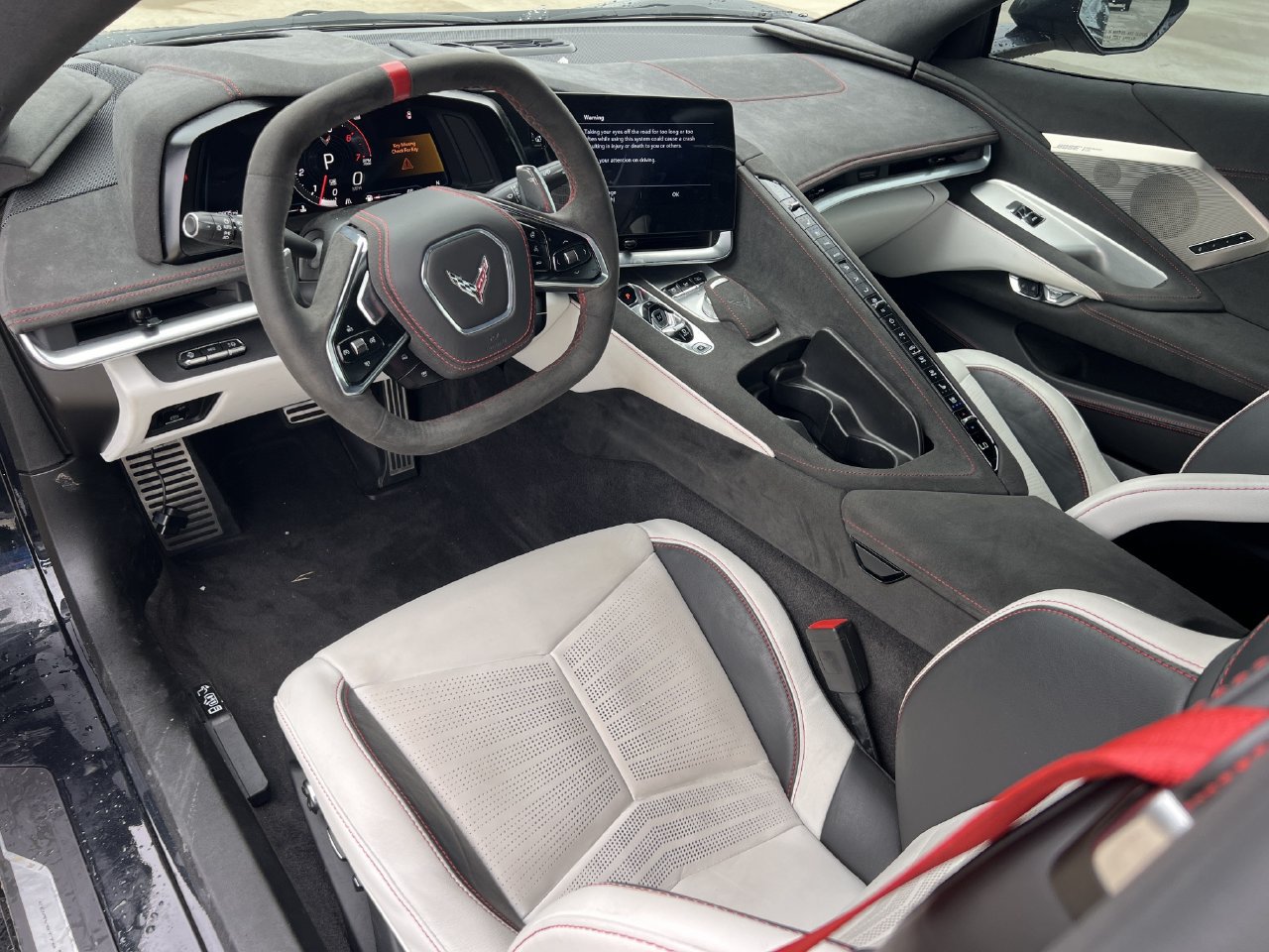 Used 2023 Chevrolet Corvette Stingray Premium Conv w/ Z51 Performance Package RWD image 6