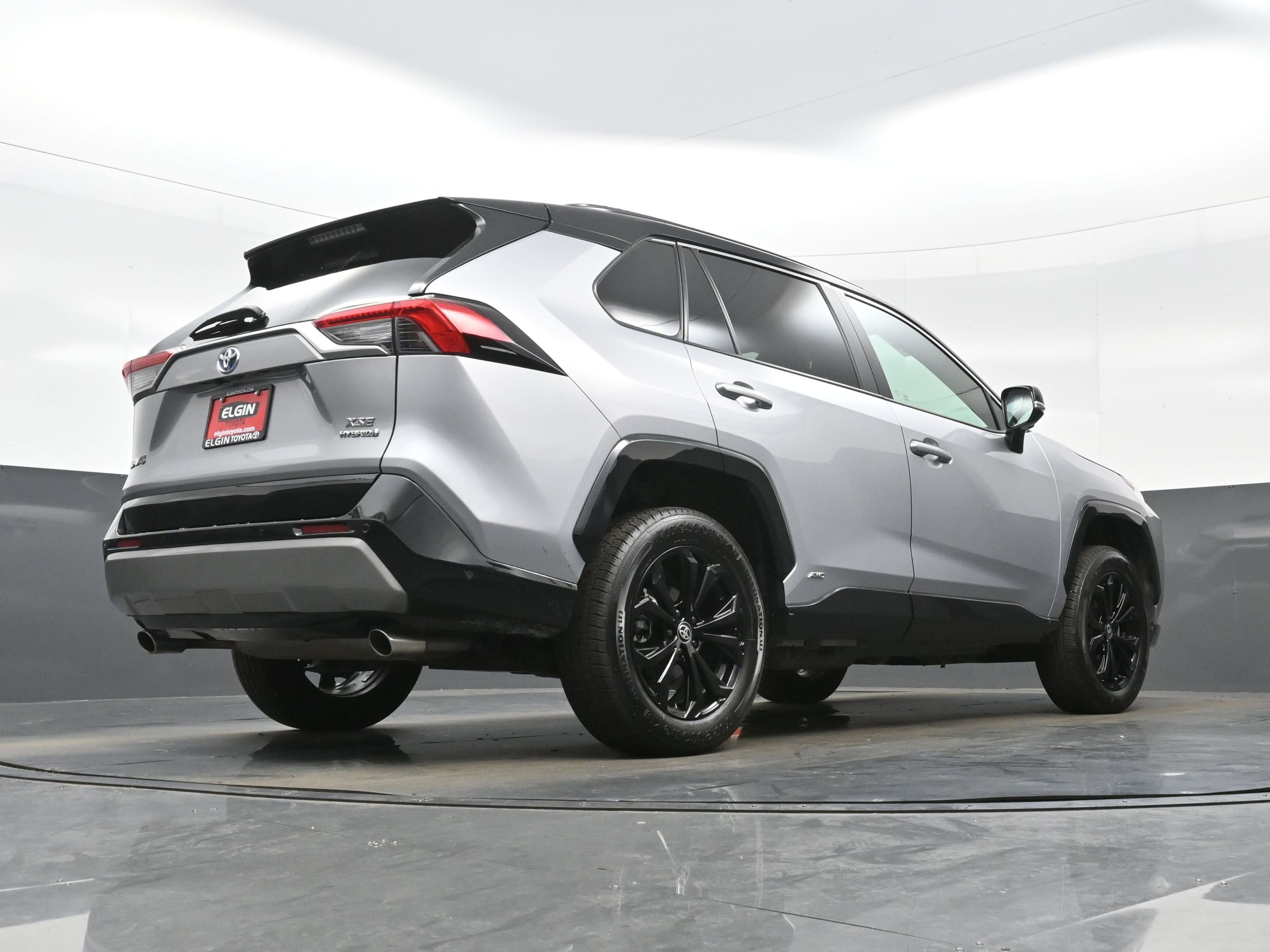 Used 2024 Toyota RAV4 XSE w/ Advanced Technology Package AWD/4WD image 33