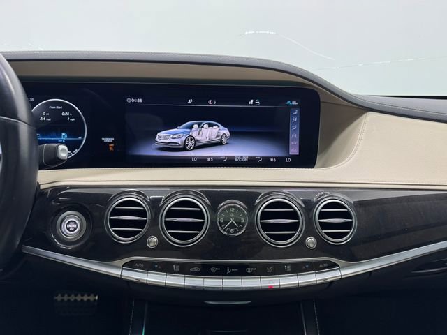 Used 2020 Mercedes-Benz S 560 Sedan image 4