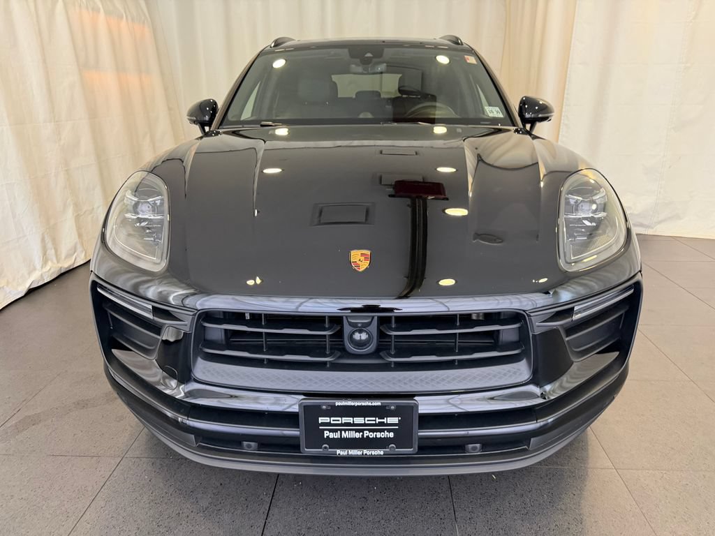 Certified 2026 Porsche Macan AWD/4WD image 6