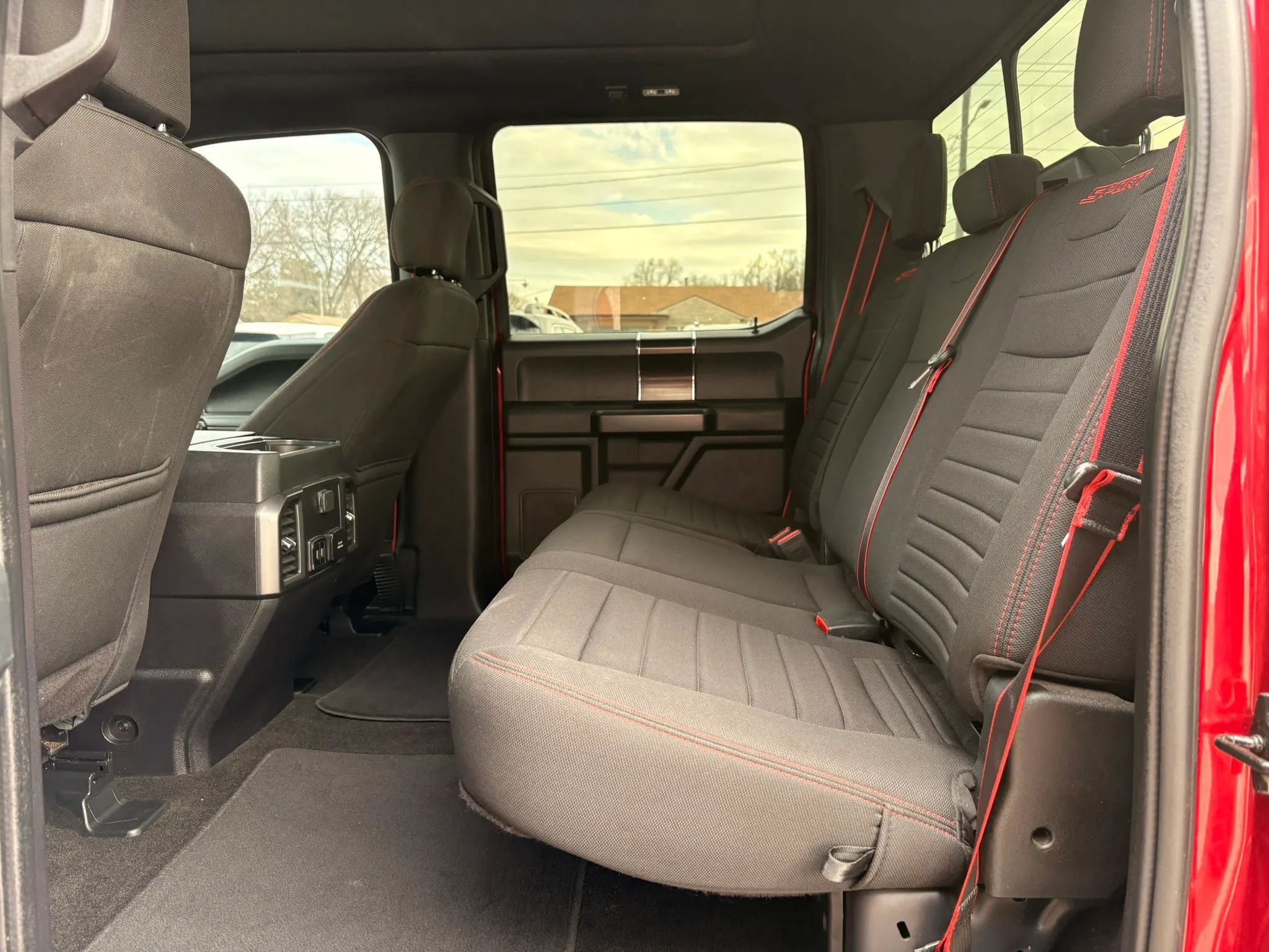 Used 2019 Ford F150 XLT w/ Equipment Group 302A Luxury AWD/4WD image 14