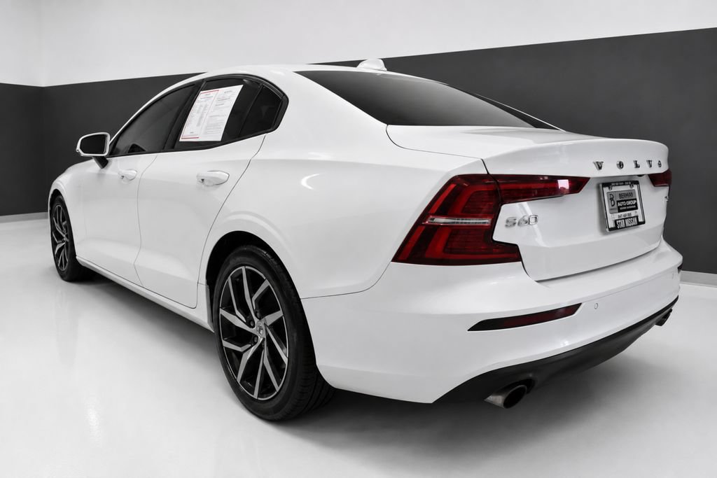Used 2020 Volvo S60 T6 Momentum AWD/4WD image 3