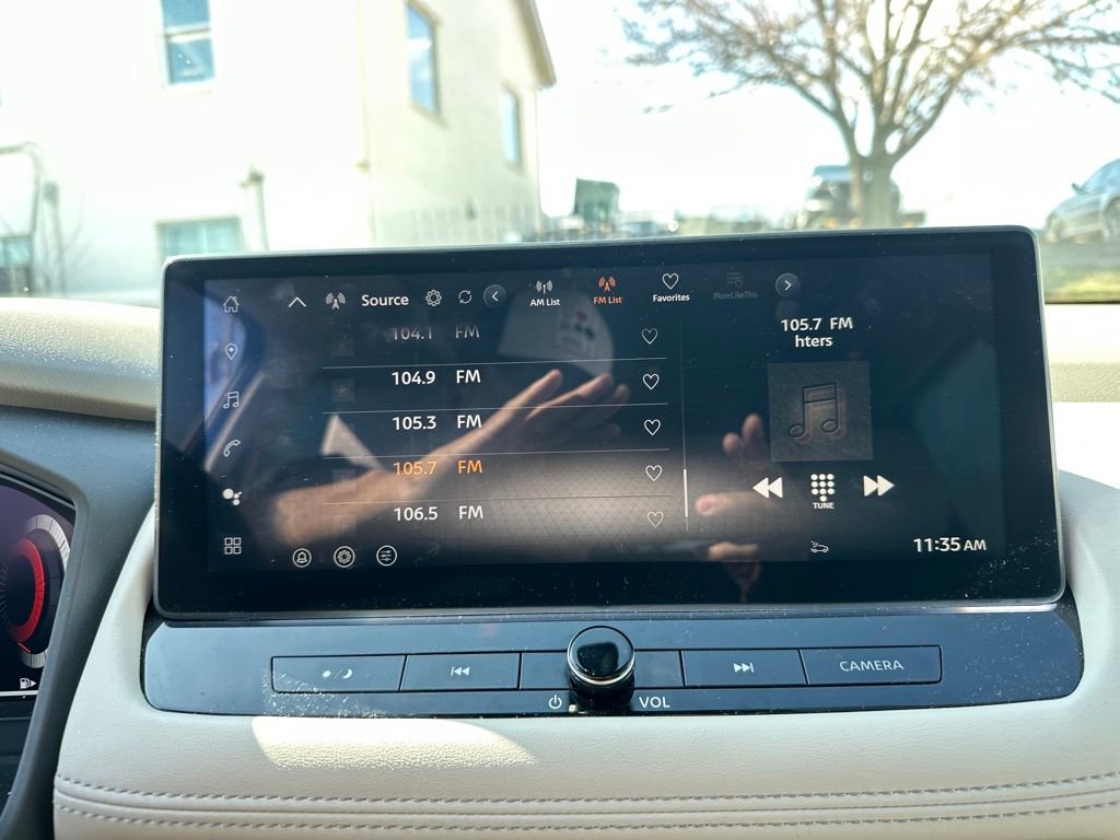 Used 2025 Nissan Rogue SL w/ SL Premium Package image 45