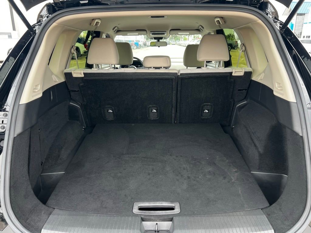 Used 2023 Nissan Rogue SV image 32