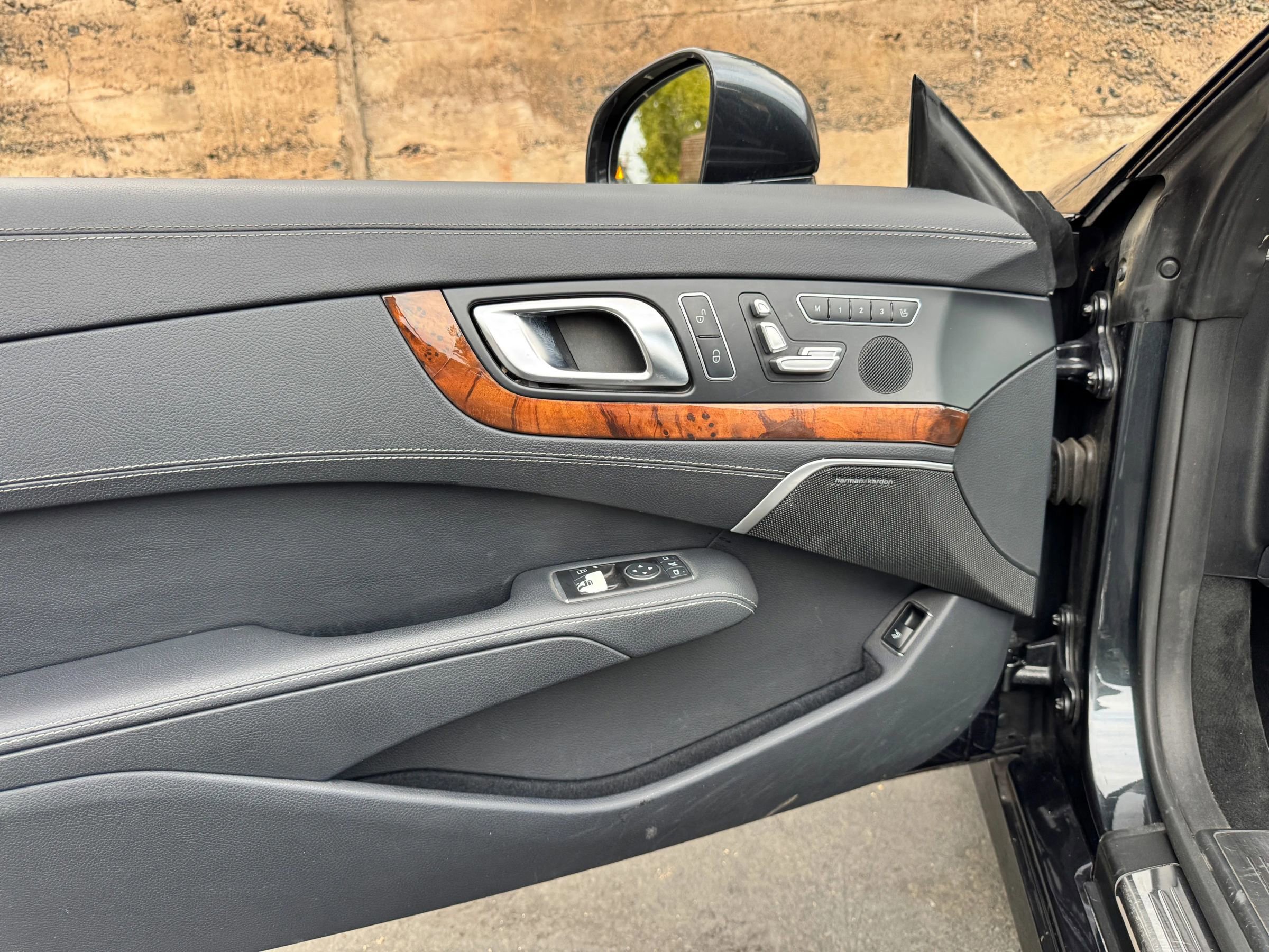 Used 2013 Mercedes-Benz SL 550 image 17