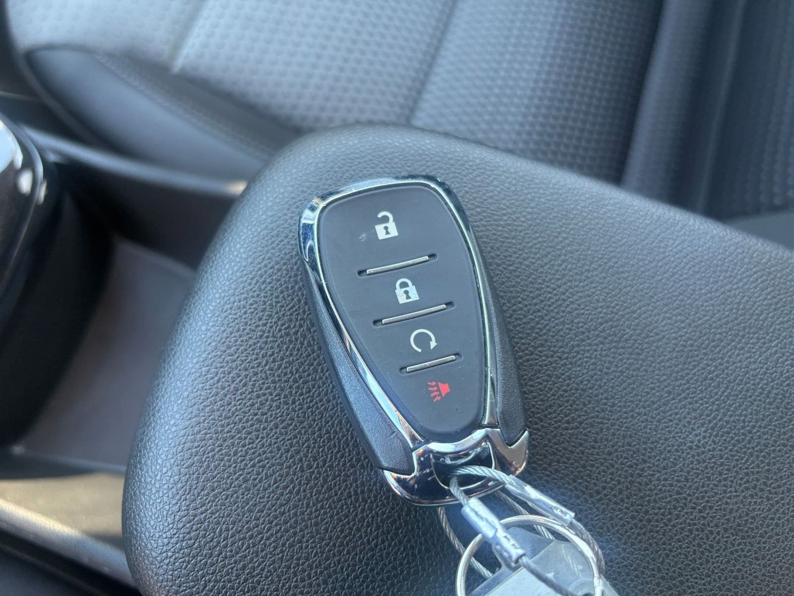 Used 2025 Chevrolet Trax LT w/ LT Convenience Package FWD image 21