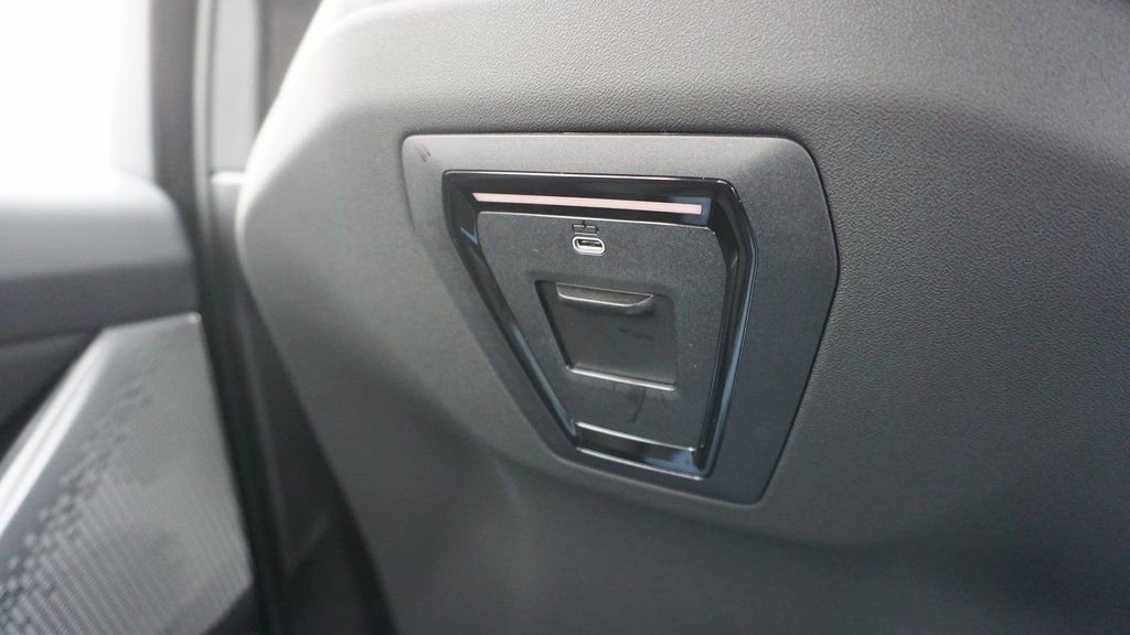 Used 2026 BMW 530i xDrive w/ Premium Package image 14