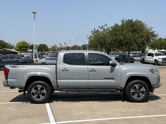 Used 2018 Toyota Tacoma TRD Sport w/ Technology Package RWD image 3