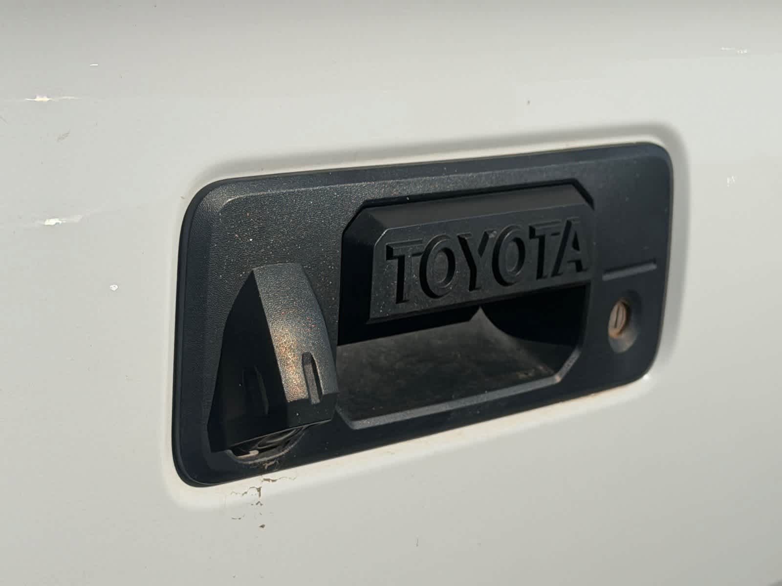 Used 2021 Toyota Tacoma SR5 AWD/4WD image 18