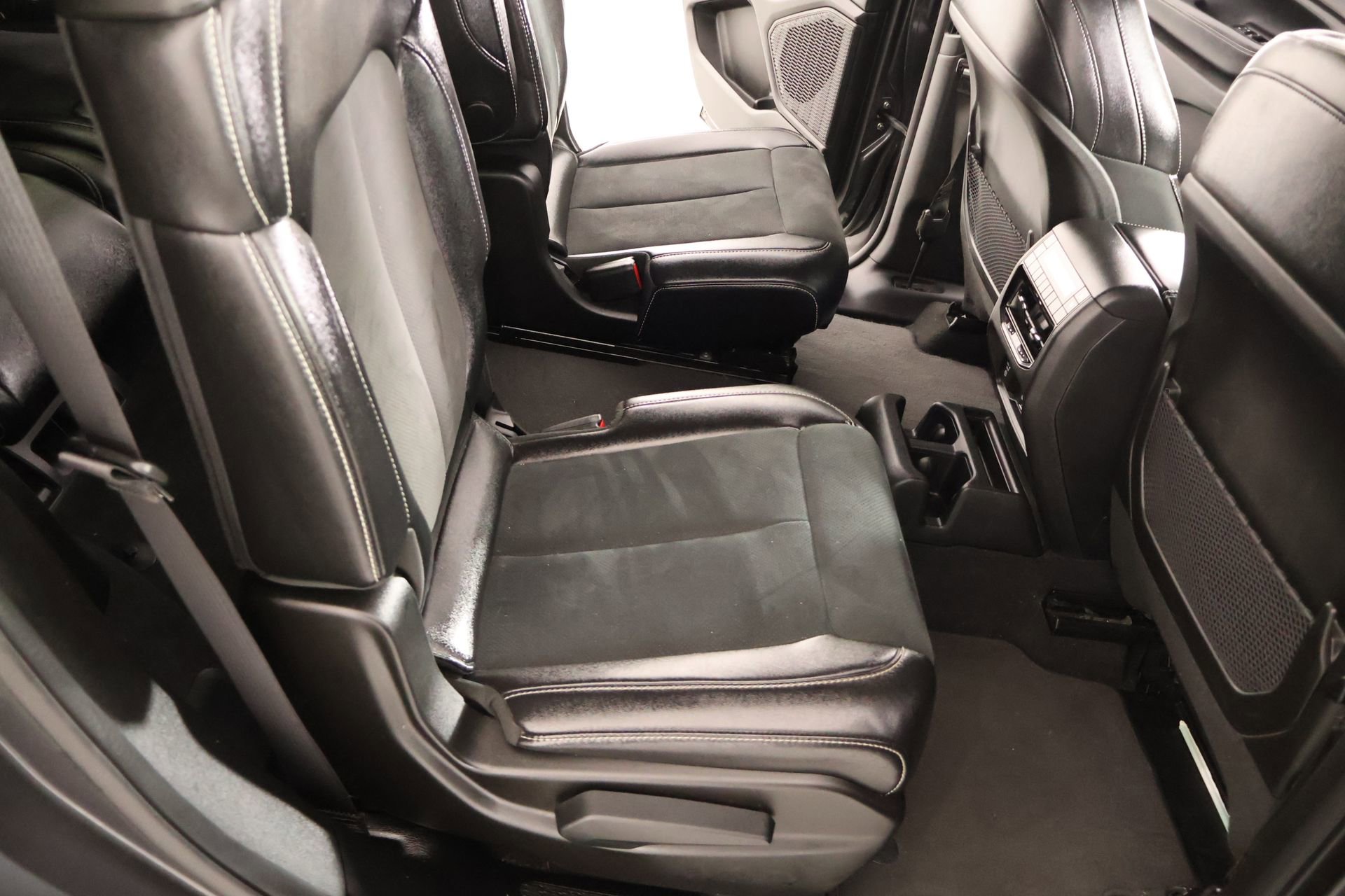 Used 2024 Jeep Grand Cherokee L Laredo AWD/4WD image 14