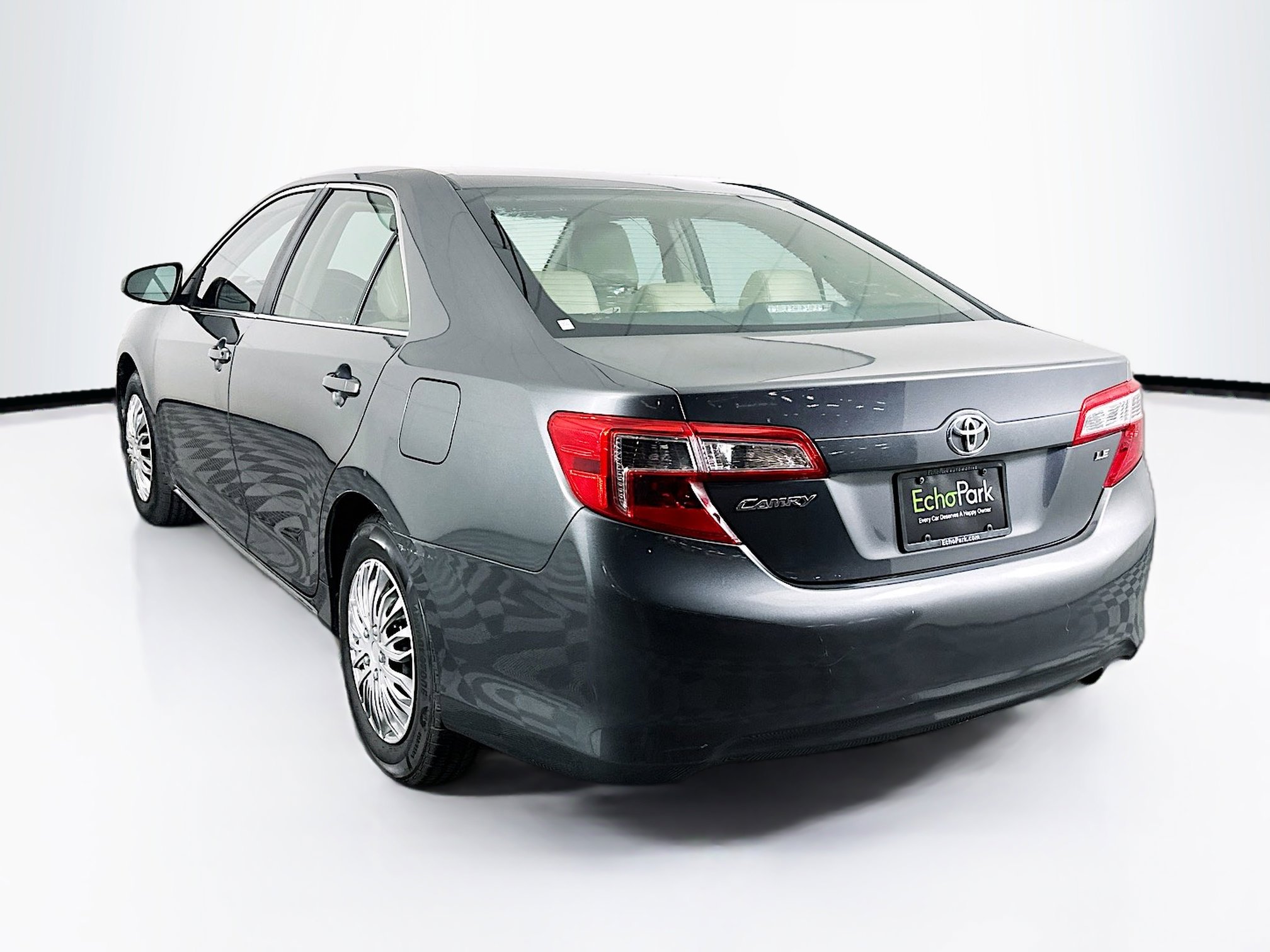 Used 2012 Toyota Camry LE image 5