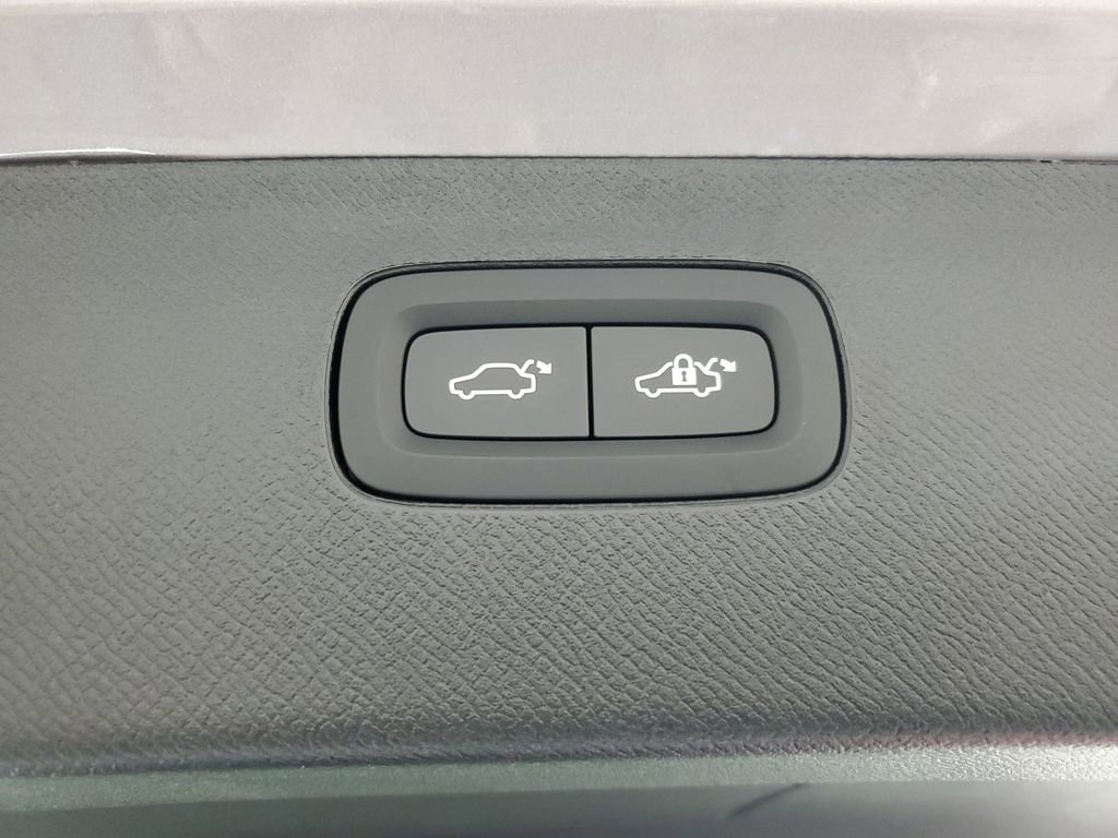 Certified 2026 Volvo XC90 B6 Plus w/ Protection Package Premier image 10