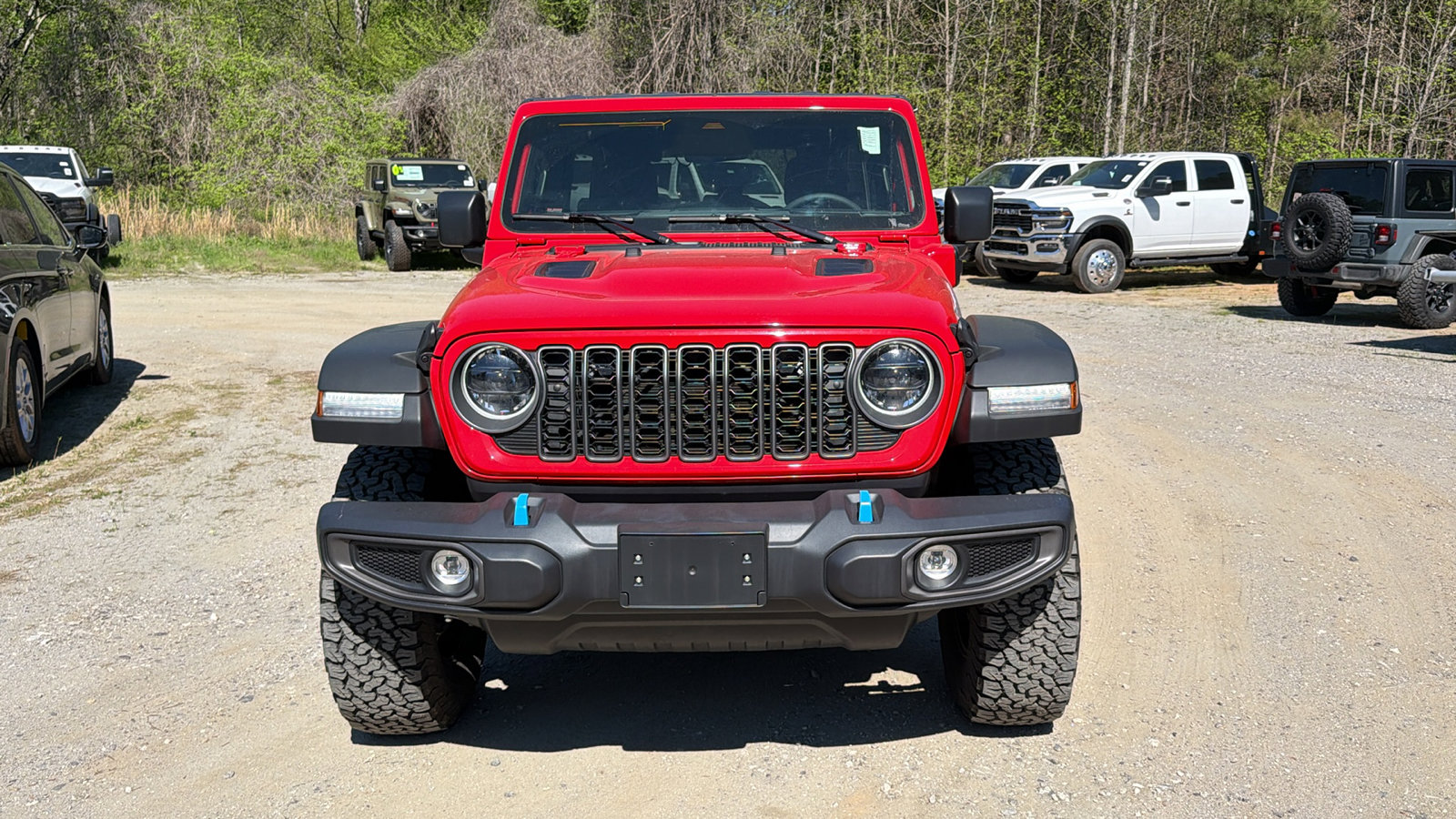 Used 2025 Jeep Wrangler Unlimited Rubicon 4xe w/ Convenience Group AWD/4WD image 3