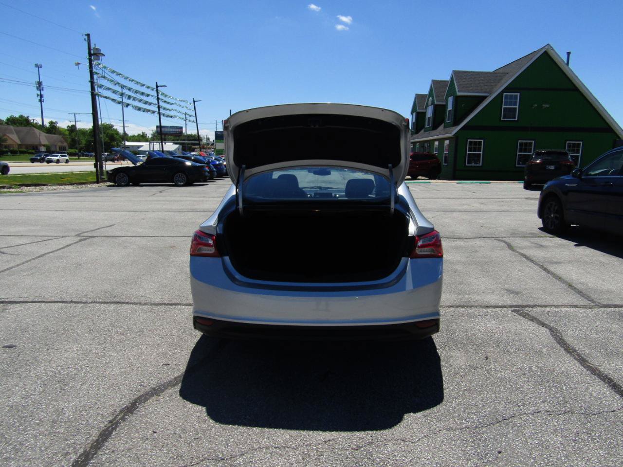 Used 2020 Chevrolet Malibu LT FWD image 7