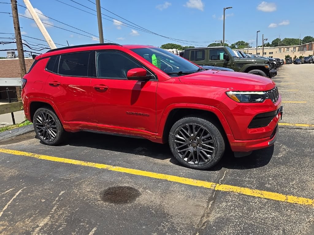 Certified 2022 Jeep Compass Limited w/ (RED) Package AWD/4WD image 7