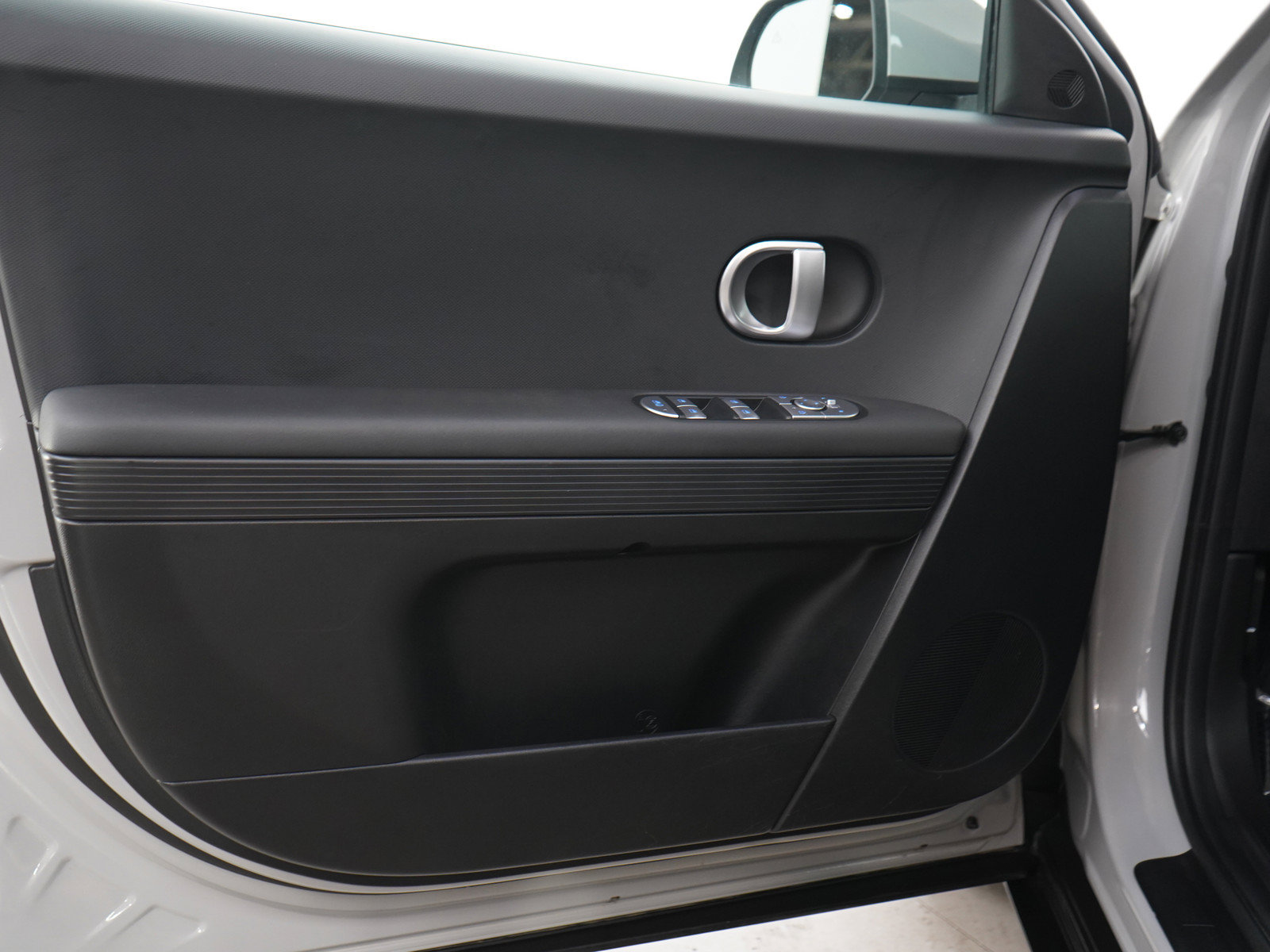 Certified 2024 Hyundai Ioniq 5 SE AWD/4WD image 18