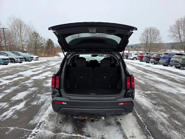 Used 2021 Kia Sorento LX image 10