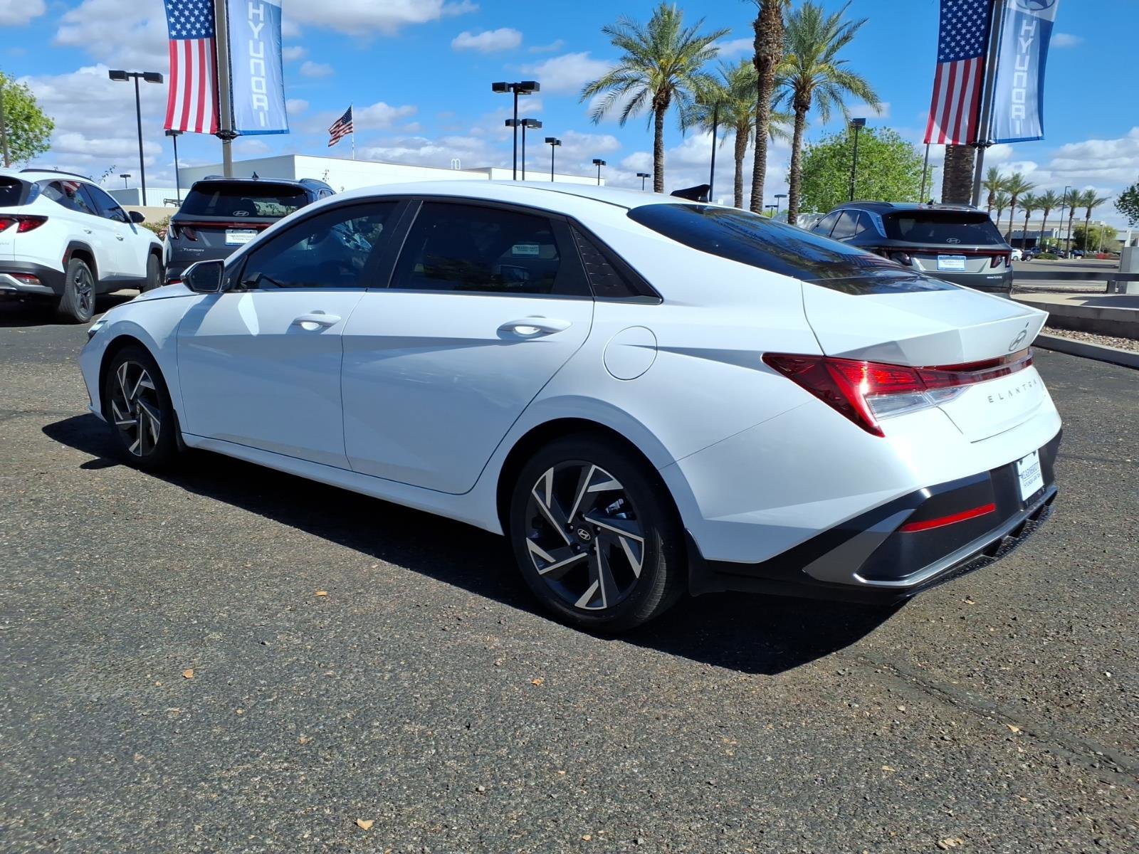 Certified 2025 Hyundai Elantra Limited image 7