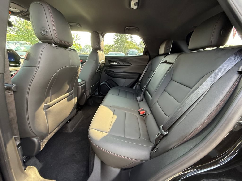 Used 2025 Chevrolet TrailBlazer RS w/ Convenience Package FWD image 24