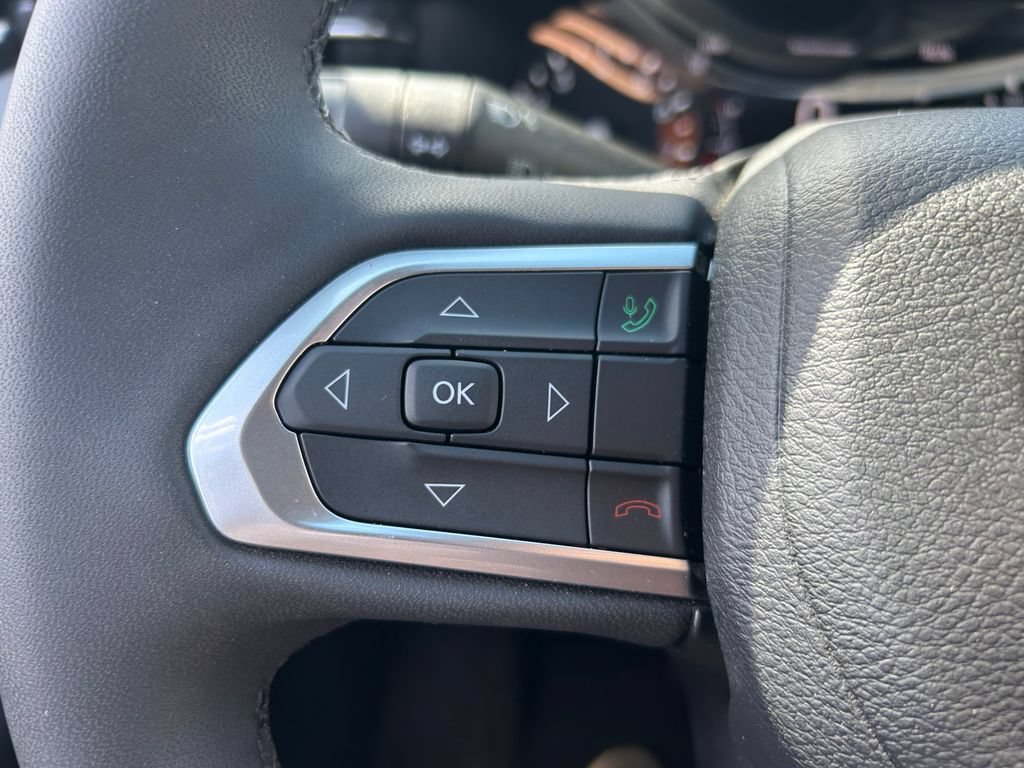 Used 2023 Jeep Compass Latitude AWD/4WD image 18